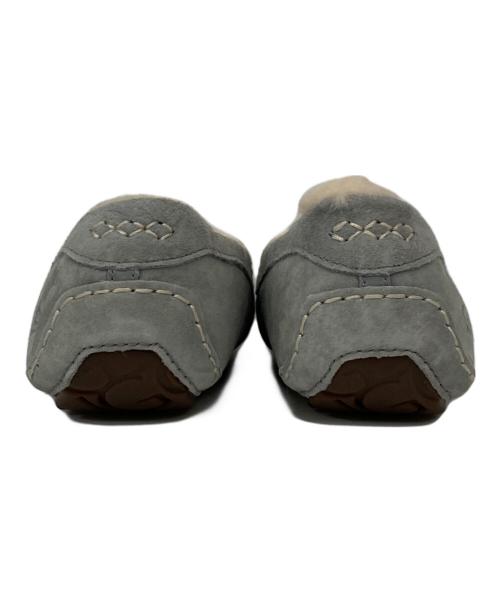 UGG（アグ）UGG (アグ) ヴァンプローファー ライトグレー サイズ:uk5の古着・服飾アイテム