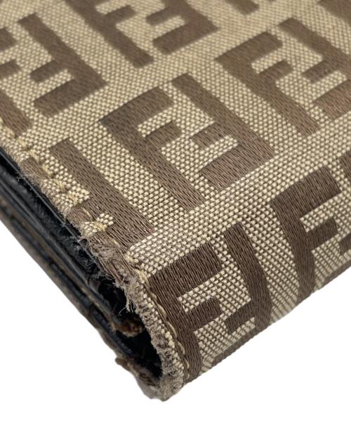 FENDI（フェンディ）FENDI (フェンディ) 2つ折り財布 ベージュの古着・服飾アイテム