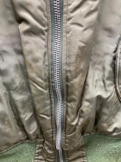 ALPHA INDUSTRIES（アルファインダストリーズ）ALPHA INDUSTRIES (アルファインダストリーズ) フライトジャケット オリーブ サイズ:Ｍの古着・服飾アイテム