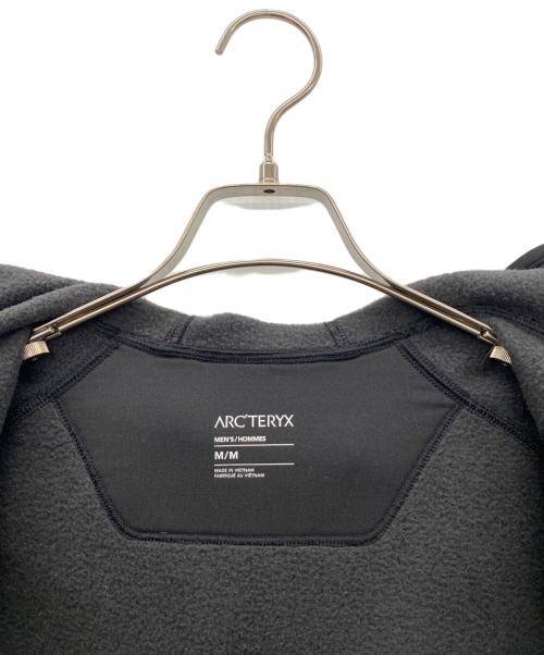 ARC'TERYX（アークテリクス）ARC'TERYX (アークテリクス) ジップパーカー グレー サイズ:Ｍ 未使用品の古着・服飾アイテム
