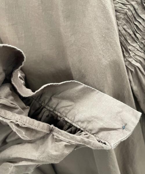 mizuiro-ind（ミズイロインド）mizuiro-ind (ミズイロインド) ピンタックパフスリーブシャツ ブラウン サイズ:不明の古着・服飾アイテム