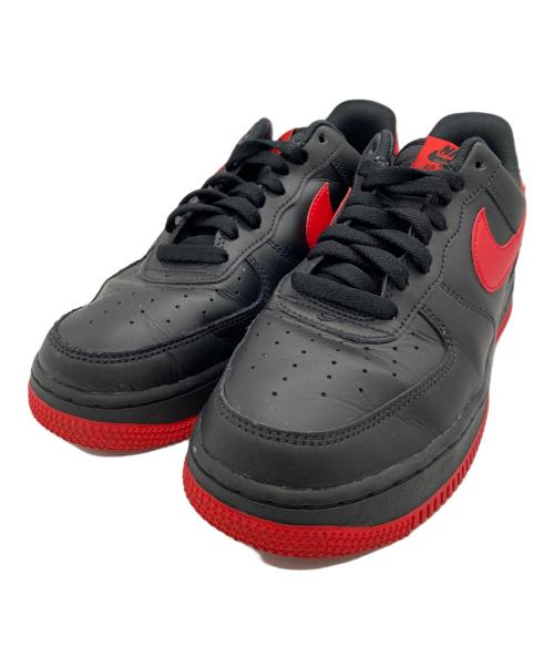 NIKE（ナイキ）NIKE (ナイキ) ナイキ エアフォース1 07 スニーカー ブラック×レッド サイズ:US 8の古着・服飾アイテム