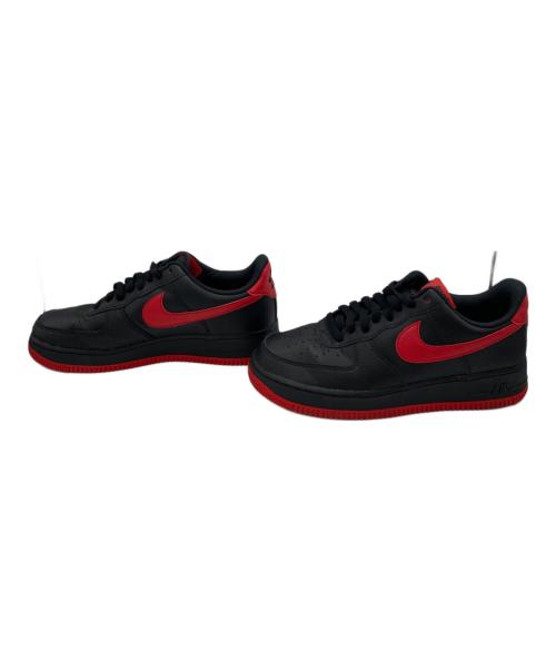 NIKE（ナイキ）NIKE (ナイキ) ナイキ エアフォース1 07 スニーカー ブラック×レッド サイズ:US 8の古着・服飾アイテム
