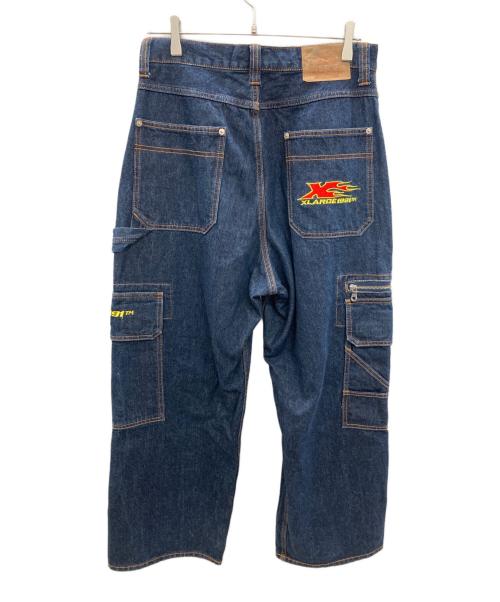 X-LARGE（エクストララージ）X-LARGE (エクストララージ) EMBROIDERED DENIM CARGO PANTS インディゴ サイズ:SIZE 32の古着・服飾アイテム