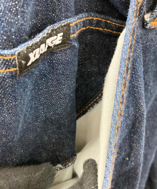 X-LARGE（エクストララージ）X-LARGE (エクストララージ) EMBROIDERED DENIM CARGO PANTS インディゴ サイズ:SIZE 32の古着・服飾アイテム