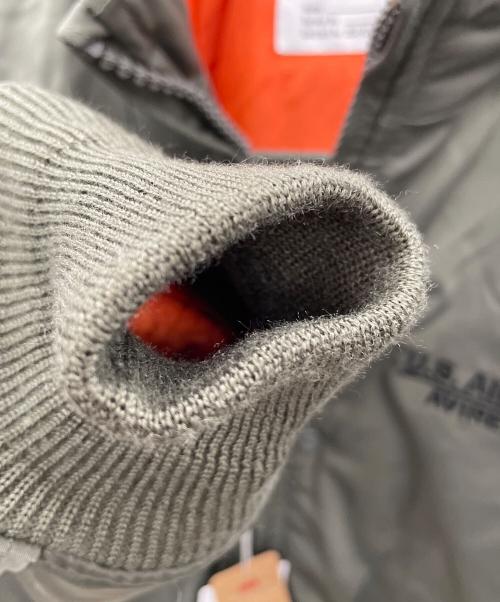 AVIREX（アヴィレックス）AVIREX (アヴィレックス) ステンシルジャケット オリーブ サイズ:Lの古着・服飾アイテム