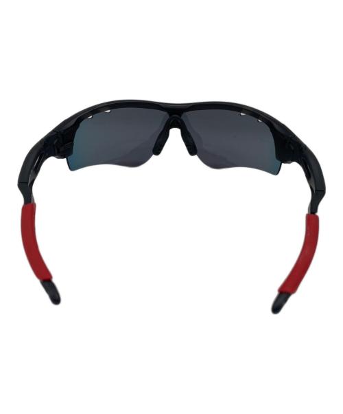 OAKLEY（オークリー）OAKLEY (オークリー) サングラス ブラック×レッドの古着・服飾アイテム