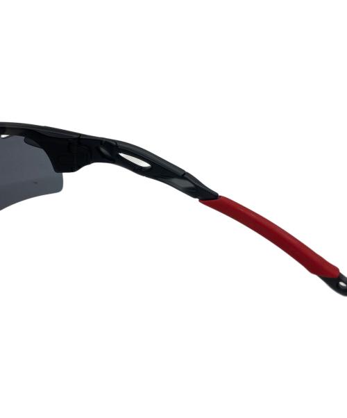 OAKLEY（オークリー）OAKLEY (オークリー) サングラス ブラック×レッドの古着・服飾アイテム