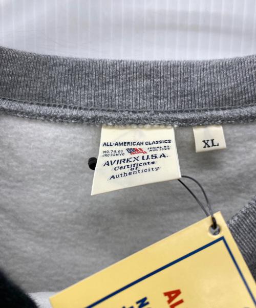 AVIREX（アヴィレックス）AVIREX (アヴィレックス) ミリタリーグラフィック クルーネック スウェット グレー サイズ:XL 未使用品の古着・服飾アイテム