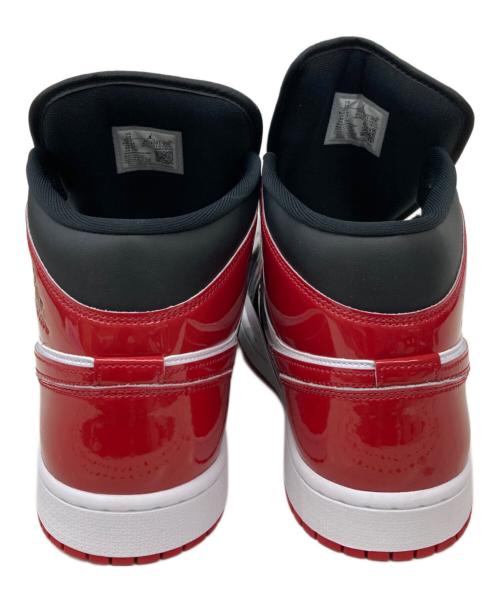 NIKE（ナイキ）NIKE (ナイキ) AIR JORDAN1 MID ホワイト×ブラック×レッド サイズ:28cm 未使用品の古着・服飾アイテム