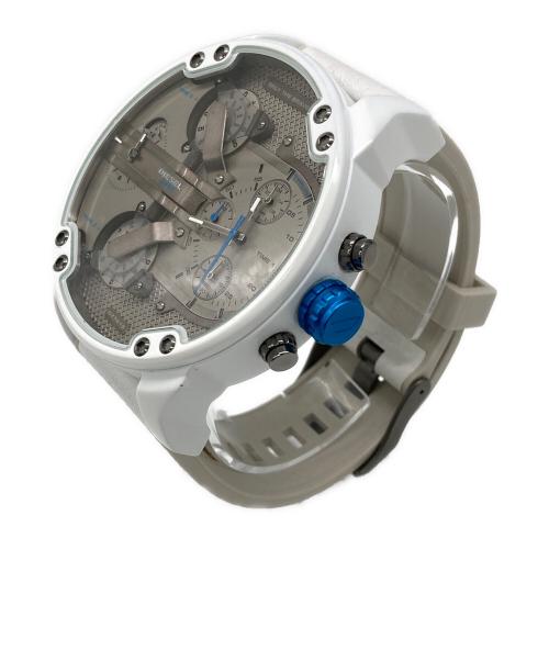 DIESEL（ディーゼル）DIESEL (ディーゼル) 腕時計 ホワイトの古着・服飾アイテム