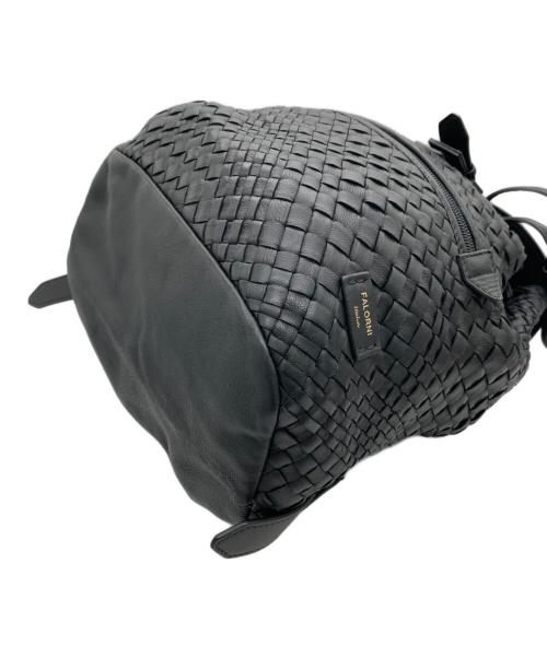 FALORNI（ファロルニ）FALORNI (ファロルニ) 編み込みレザーリュック ブラックの古着・服飾アイテム