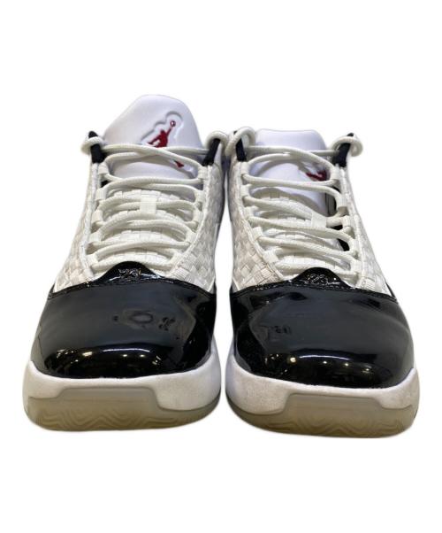 NIKE（ナイキ）NIKE (ナイキ) Nike Jordan Max Aura 2 ホワイト×ブラック サイズ:26.5の古着・服飾アイテム
