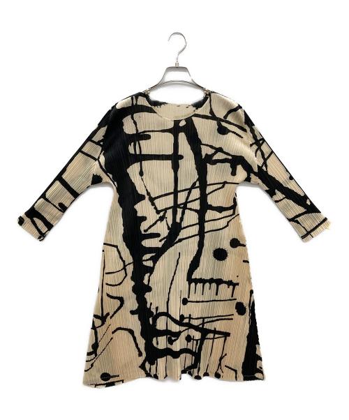 PLEATS PLEASE（プリーツプリーズ）PLEATS PLEASE (プリーツプリーズ) 長袖ワンピース ベージュ×ブラック サイズ:FREEの古着・服飾アイテム