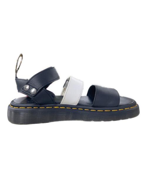 Dr.Martens（ドクターマーチン）Dr.Martens (ドクターマーチン) バックルサンダル ブラック×ホワイト サイズ:UK6の古着・服飾アイテム