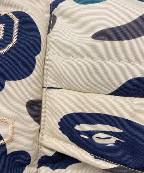 A BATHING APE（アベイシングエイプ）A BATHING APE (アベイシングエイプ) ダウンジャケット オリーブ×カーキ サイズ:Lの古着・服飾アイテム