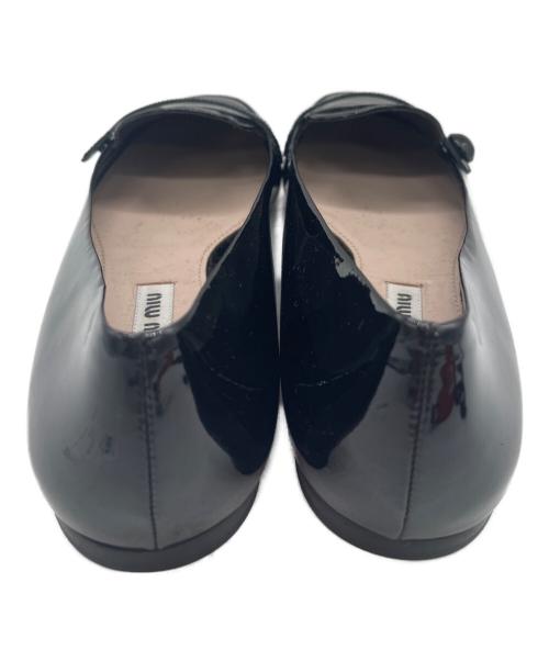 MIU MIU（ミュウミュウ）MIU MIU (ミュウミュウ) フラットシューズ ブラック サイズ:SIZE 37の古着・服飾アイテム