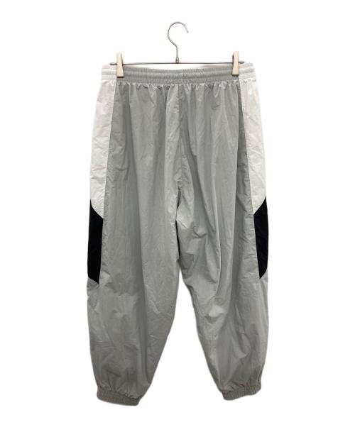 NIKE（ナイキ）NIKE (ナイキ) ナイロンパンツ グレー サイズ:Lの古着・服飾アイテム
