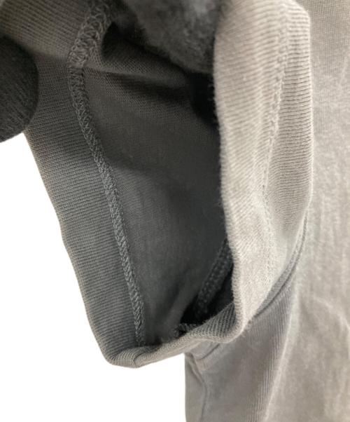 AMI Alexandre Mattiussi（アミアレクサンドルマテュッシ）AMI Alexandre Mattiussi (アミアレクサンドルマテュッシ) TONAL ADC T-SHIRT グレー サイズ:不明の古着・服飾アイテム