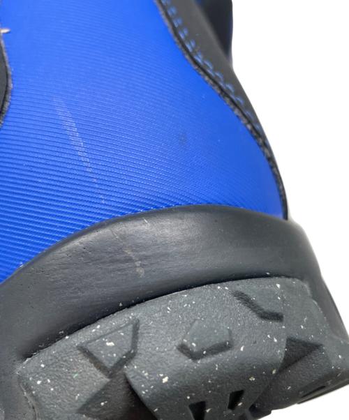 NIKE ACG（ナイキエーシージー）NIKE ACG (ナイキエーシージー) ACG AIR EXPLORAID ブルー×イエロー サイズ:28cmの古着・服飾アイテム