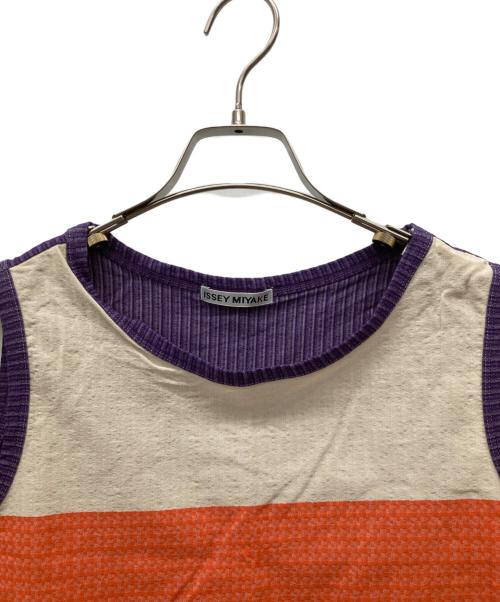 ISSEY MIYAKE（イッセイミヤケ）ISSEY MIYAKE (イッセイミヤケ) ノースリーブカットソー オレンジ×パープル サイズ:SIZE 2の古着・服飾アイテム