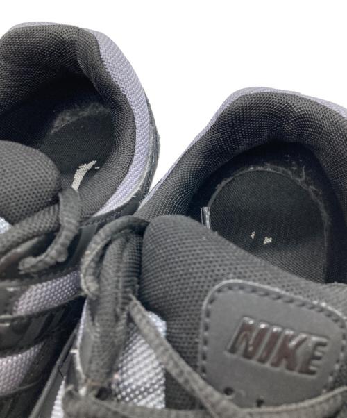 NIKE（ナイキ）NIKE (ナイキ) スニーカー ブラック×グレー サイズ:28cmの古着・服飾アイテム