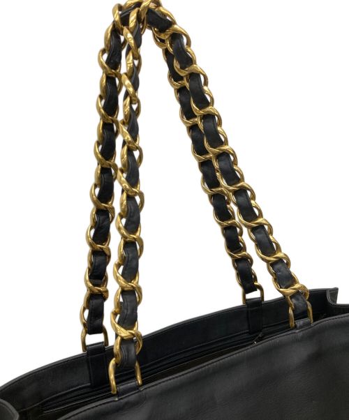 CHANEL（シャネル）CHANEL (シャネル) チェーントートバッグ ブラックの古着・服飾アイテム