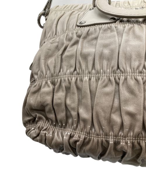 PRADA（プラダ）PRADA (プラダ) 2WAYバッグ グレー×ベージュの古着・服飾アイテム