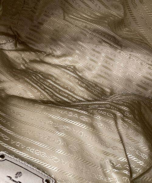 PRADA（プラダ）PRADA (プラダ) 2WAYバッグ グレー×ベージュの古着・服飾アイテム