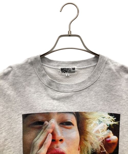 MEDICOM TOY（メディコム・トイ）MEDICOM TOY (メディコムトイ) プリントスウェット ライトグレー サイズ:SIZE Mの古着・服飾アイテム