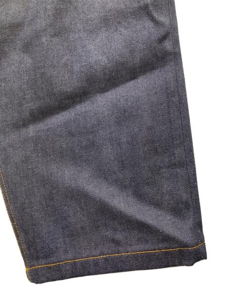 COS（コス）COS (コス) SIGNATURE RAW SELVEDGE JEANS インディゴ サイズ:SIZE W32の古着・服飾アイテム