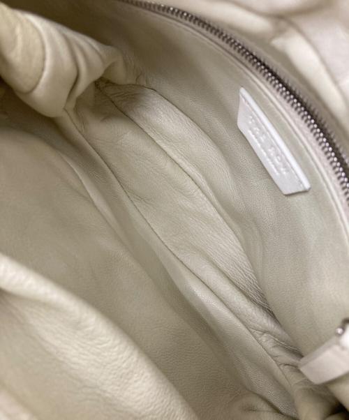 THE ROW（ザ ロウ）THE ROW (ザ ロウ) ショルダーバッグ ホワイトの古着・服飾アイテム