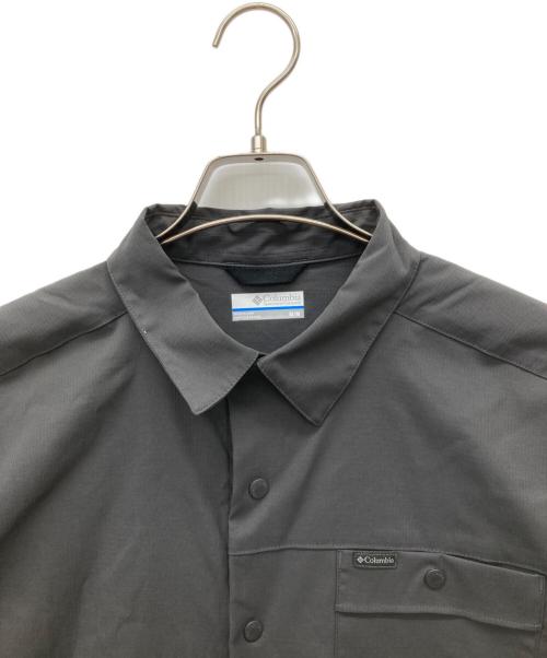Columbia（コロンビア）Columbia (コロンビア) ランドローマーリップストップショートスリーブシャツ グレー サイズ:SIZE Mの古着・服飾アイテム