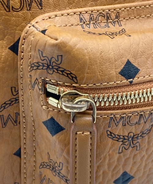 MCM（エムシーエム）MCM (エムシーエム) ヴィセトス　スタッズ　バックパックミニ ブラウンの古着・服飾アイテム
