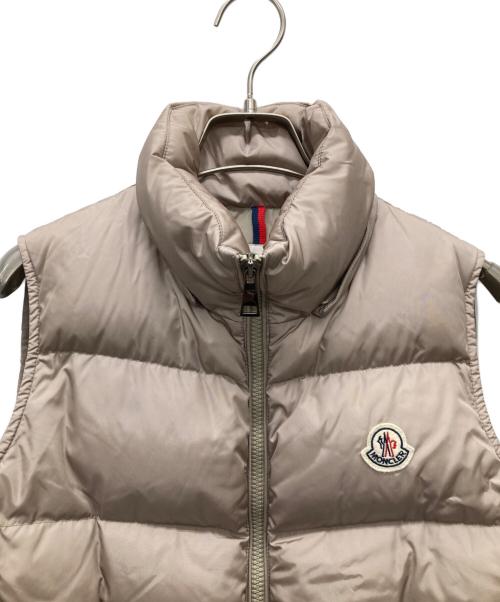 MONCLER（モンクレール）MONCLER (モンクレール) ダウンベスト ベージュ サイズ:Sの古着・服飾アイテム