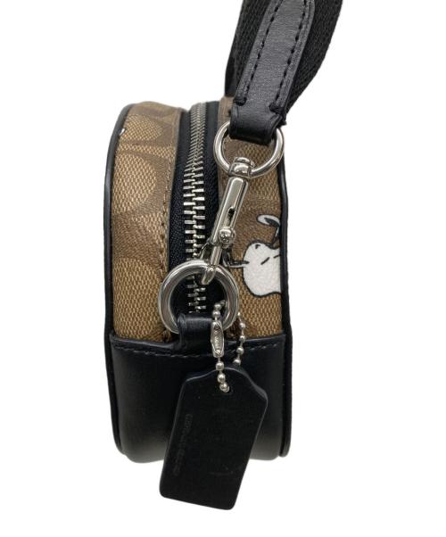 COACH（コーチ）COACH (コーチ) PEANUTS (ピーナッツ) ショルダーバッグ ブラック×ベージュの古着・服飾アイテム