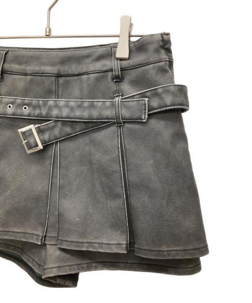 darich（ダーリッチ）darich (ダーリッチ) アンティークレザープリーツショートパンツ ブラック サイズ:M 未使用品の古着・服飾アイテム