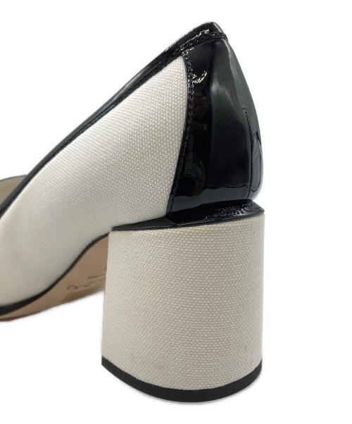 JIMMY CHOO（ジミーチュウ）JIMMY CHOO (ジミーチュウ) EVIN 65 ホワイト×ブラック サイズ:38の古着・服飾アイテム