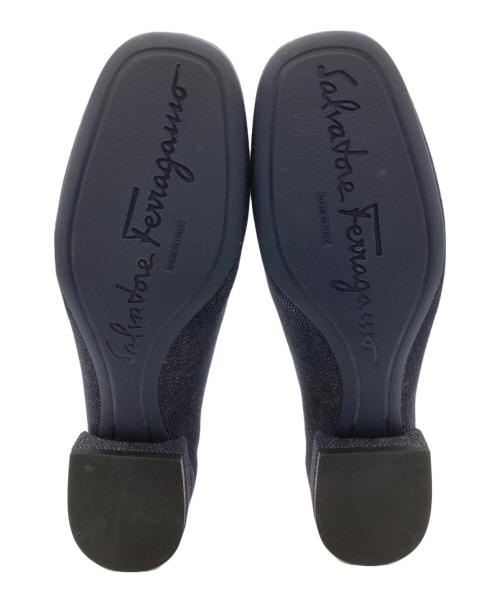 Salvatore Ferragamo（サルヴァトーレ フェラガモ）Salvatore Ferragamo (サルヴァトーレ フェラガモ) デニムパンプス インディゴ サイズ:7Dの古着・服飾アイテム