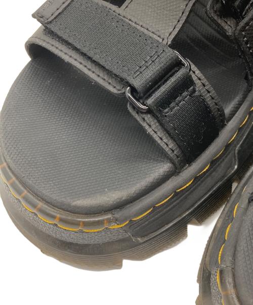 Dr.Martens（ドクターマーチン）Dr.Martens (ドクターマーチン) サンダル ブラック サイズ:UK7の古着・服飾アイテム