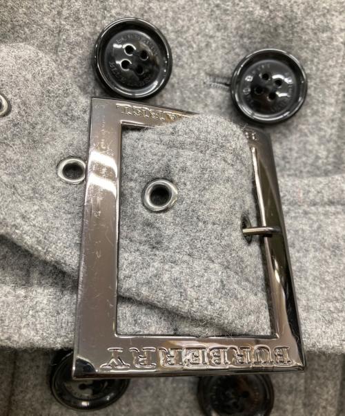 BURBERRY BLUE LABEL（バーバリーロンドンブルーレーベル）BURBERRY BLUE LABEL (バーバリーロンドンブルーレーベル) ダブルコート グレー サイズ:SIZE 38の古着・服飾アイテム