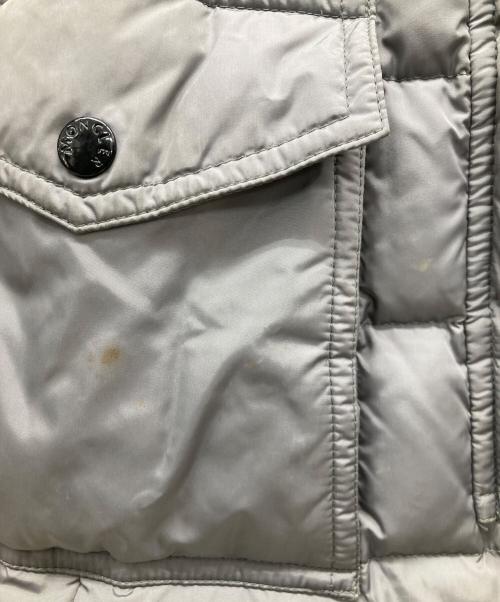 MONCLER（モンクレール）MONCLER (モンクレール) ファー付きダウンジャケット ライトグレー サイズ:Sの古着・服飾アイテム