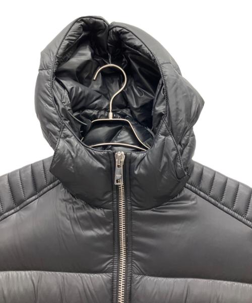 PRADA（プラダ）PRADA (プラダ) 三角プレートダウンジャケット ブラック サイズ:48の古着・服飾アイテム