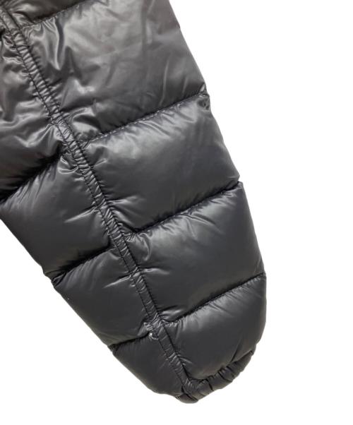 PRADA（プラダ）PRADA (プラダ) 三角プレートダウンジャケット ブラック サイズ:48の古着・服飾アイテム