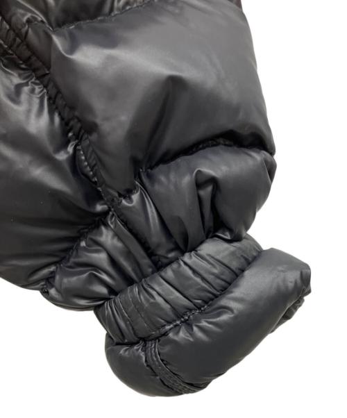 PRADA（プラダ）PRADA (プラダ) 三角プレートダウンジャケット ブラック サイズ:48の古着・服飾アイテム