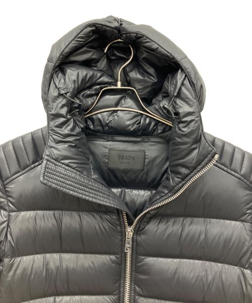 PRADA（プラダ）PRADA (プラダ) 三角プレートダウンジャケット ブラック サイズ:48の古着・服飾アイテム