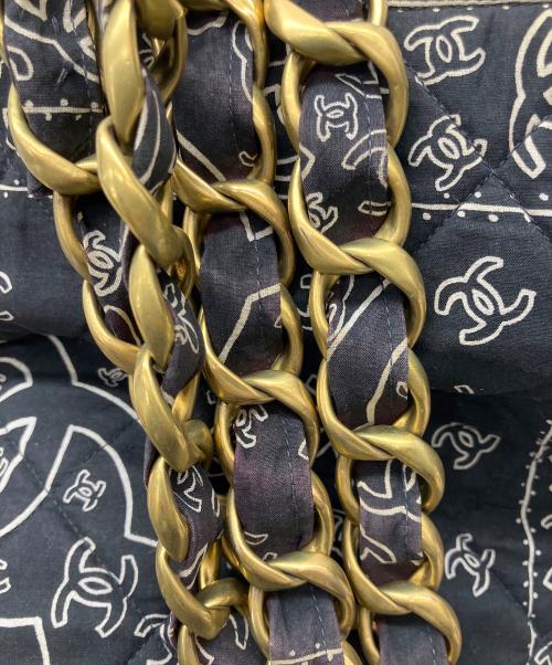 CHANEL（シャネル）CHANEL (シャネル) バンダナ型キルティングトートバッグ ブラックの古着・服飾アイテム