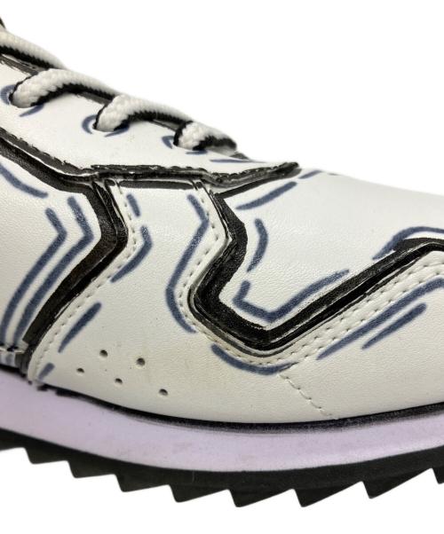 W6YZ（ウィズ）W6YZ (ウィズ) ハンドペイント ロイヤルフラッシュ ホワイト サイズ:26.5の古着・服飾アイテム