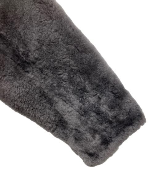 MOTOMACHI Zelal（モトマチゼラール）MOTOMACHI Zelal (モトマチゼラール) ノーカラームートンコート グレー サイズ:11AR 未使用品の古着・服飾アイテム