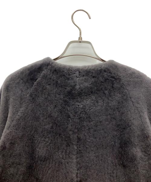 MOTOMACHI Zelal（モトマチゼラール）MOTOMACHI Zelal (モトマチゼラール) ノーカラームートンコート グレー サイズ:11AR 未使用品の古着・服飾アイテム